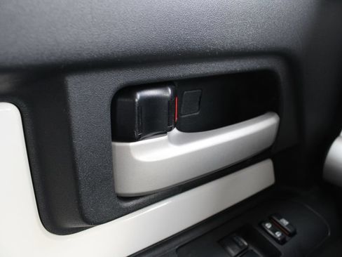 Used 2013 Toyota FJ Cruiser 4WD w/ Upgrade Pkg image 5