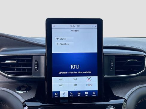 Used 2023 Ford Explorer Platinum w/ Technology Package AWD/4WD image 15