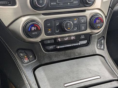 Used 2020 GMC Yukon XL Denali image 18