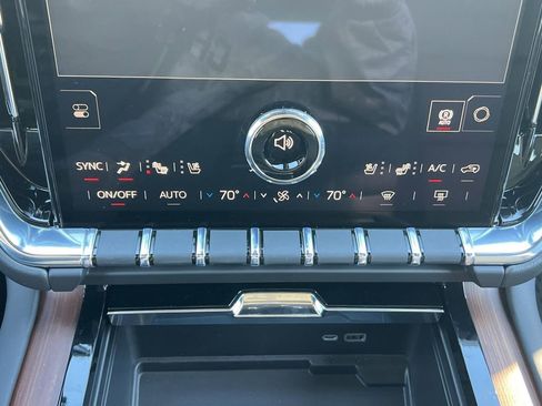 New 2026 GMC Yukon Denali w/ Sun & Power Step Package image 6