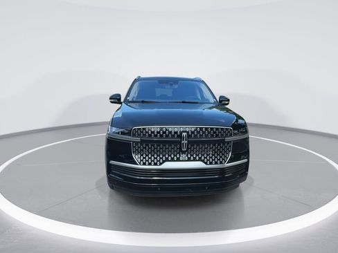 New 2025 Lincoln Navigator Reserve AWD/4WD image 3