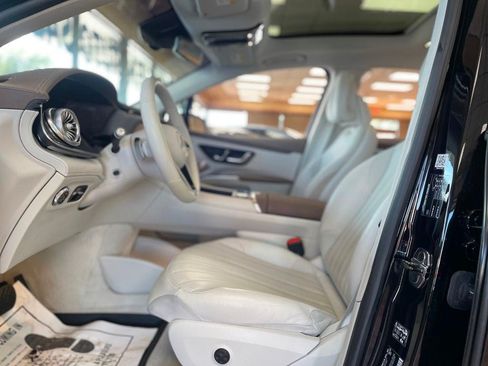 Used 2023 Mercedes-Benz EQS 580 4MATIC SUV image 17