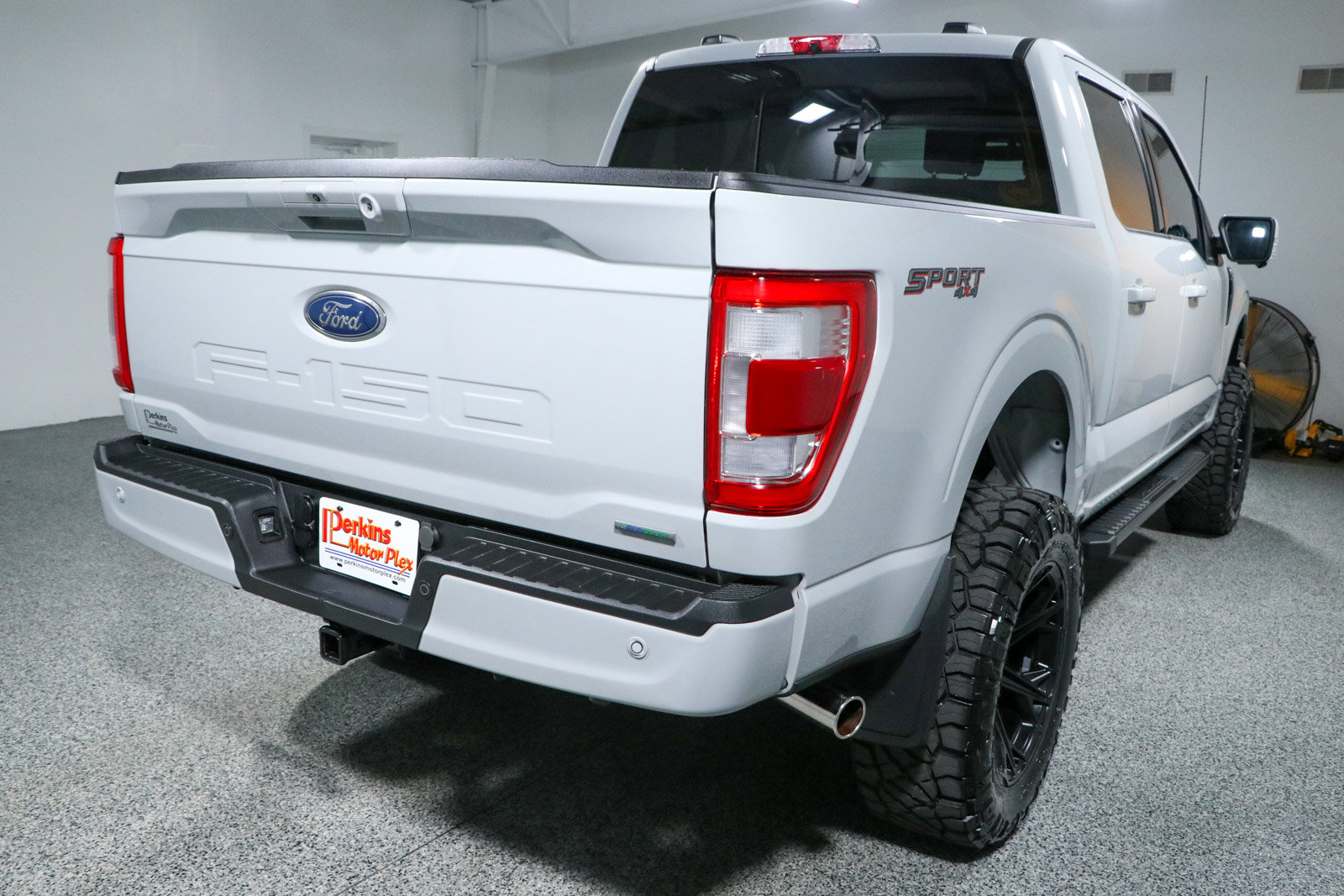 Used 2023 Ford F150 Lariat w/ Equipment Group 502A High AWD/4WD image 8