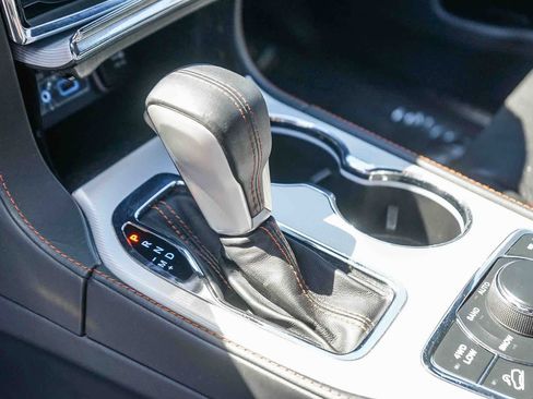 Used 2019 Jeep Grand Cherokee Summit image 16