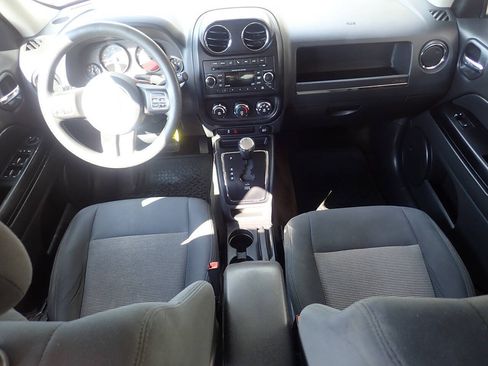 Used 2016 Jeep Patriot Sport w/ Power Value Group AWD/4WD image 9
