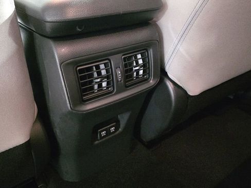 Used 2020 Toyota RAV4 XLE image 15