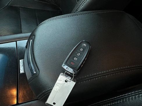 Used 2014 Ford Taurus Limited w/ Equipment Group 301A image 32