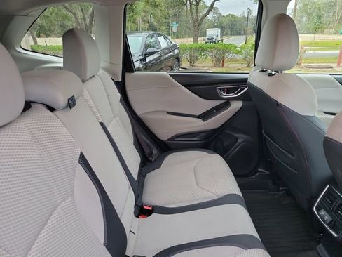 Used 2019 Subaru Forester Premium image 34