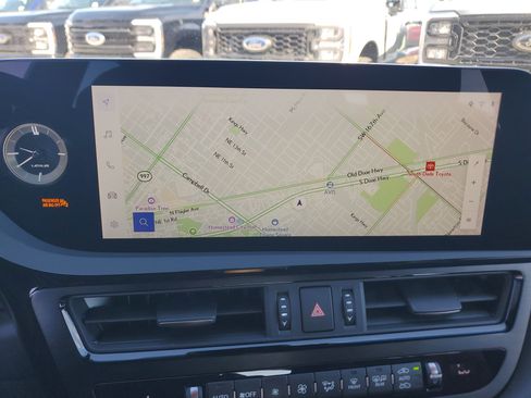 Used 2024 Lexus ES 350 F Sport w/ Accessory Package (Z2) image 10