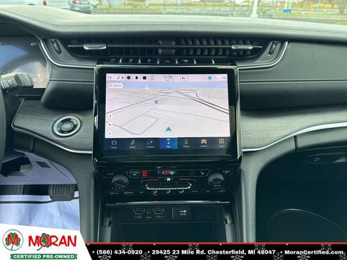 Used 2023 Jeep Grand Cherokee Limited image 18