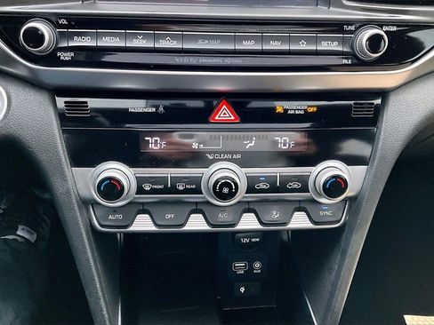 Used 2020 Hyundai Elantra Limited w/ Ultimate Package 03 image 31