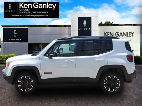Used 2023 Jeep Renegade Trailhawk AWD/4WD image 4