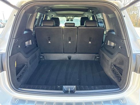 Used 2023 Mercedes-Benz GLB 35 AMG 4MATIC w/ AMG Night Package Plus image 18