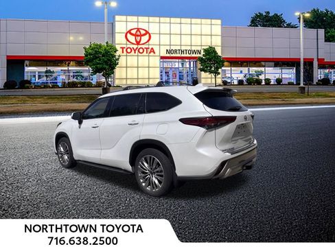 Used 2023 Toyota Highlander Platinum AWD/4WD image 10