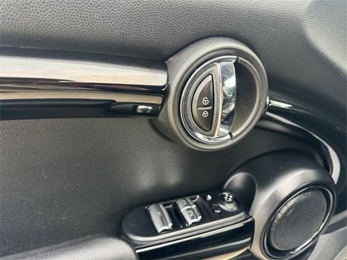 Used 2019 MINI Cooper S w/ Premium Package image 12