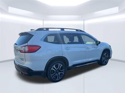 Used 2025 Subaru Ascent Touring AWD/4WD image 5