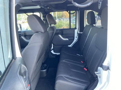 Used 2016 Jeep Wrangler Unlimited Sahara w/ Connectivity Group image 42