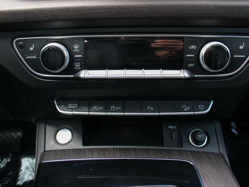 Used 2021 Audi Q5 Premium Plus w/ Premium Plus Package image 28