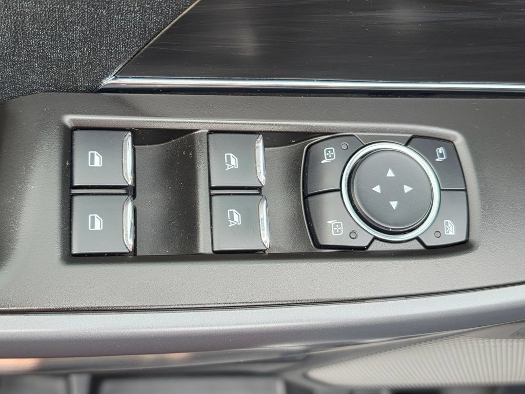Used 2024 Ford F150 Lariat AWD/4WD image 14