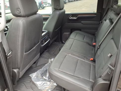 Used 2025 GMC Sierra 3500 Denali w/ Denali Reserve Package image 3