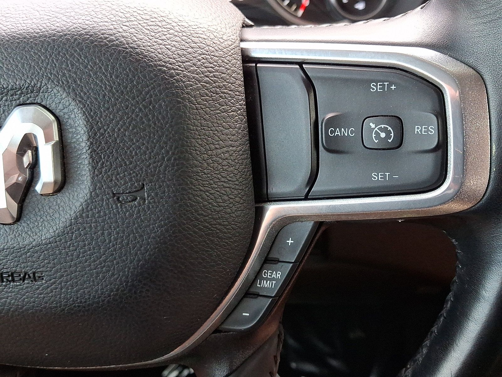 Used 2022 RAM 1500 Laramie AWD/4WD image 22