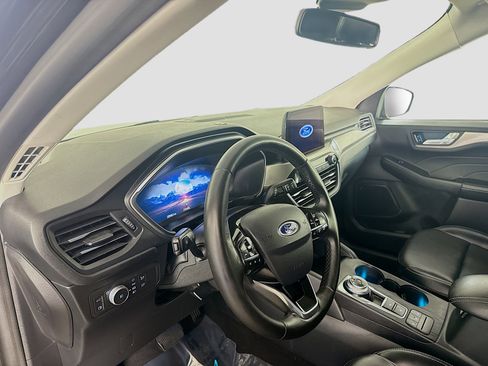 Used 2021 Ford Escape Titanium image 23