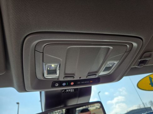 Used 2024 GMC Sierra 1500 SLT image 27