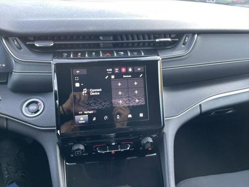 Certified 2023 Jeep Grand Cherokee Laredo image 18