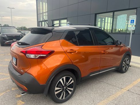 Used 2020 Nissan Kicks SR w/ SR Premium Package FWD image 3