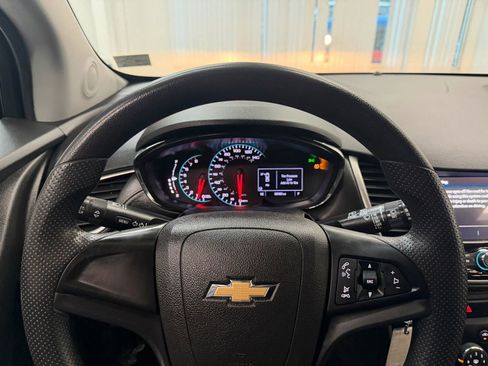 Used 2019 Chevrolet Trax LS image 24