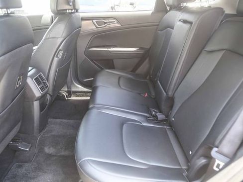 Used 2024 Kia Sportage EX FWD image 19