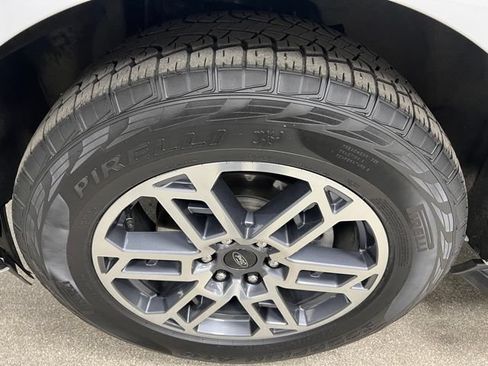 Used 2025 Ford Expedition Active AWD/4WD image 15