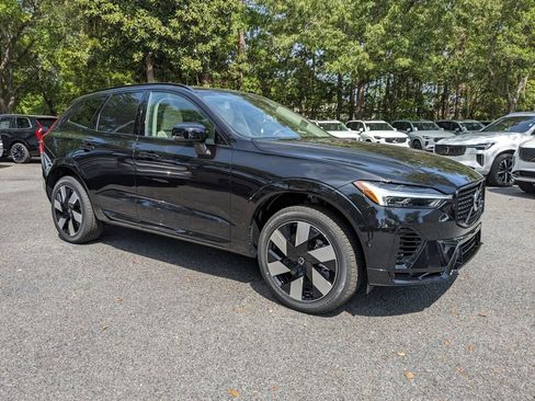 New 2025 Volvo XC60 T8 Plus w/ Climate Package image 2