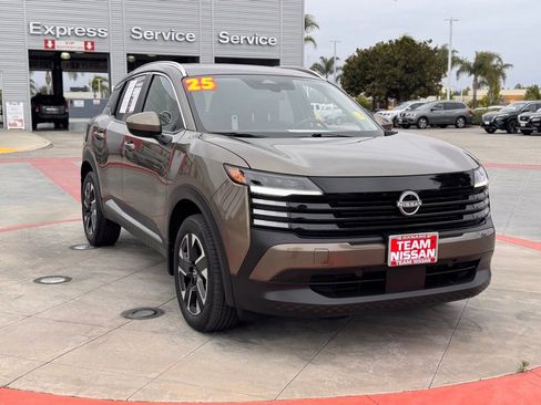 Certified 2025 Nissan Kicks SV w/ SV Premium Package AWD/4WD image 2