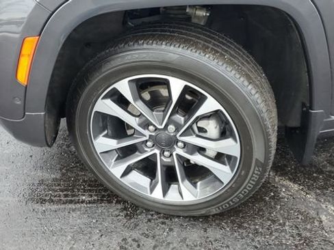 Certified 2022 Jeep Grand Cherokee Overland w/ Advanced Protech Group III image 3