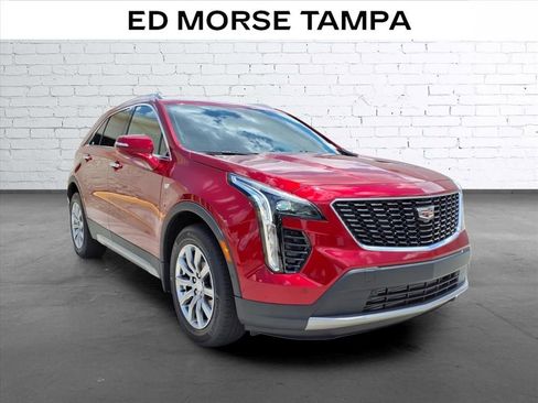 Certified 2022 Cadillac XT4 Premium Luxury w/ Enhanced Visibility Package FWD image 5