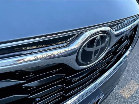 Certified 2025 Toyota Highlander Limited image 28