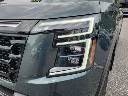 Used 2025 Nissan Armada PRO-4X w/ Pro-4X Premium Package AWD/4WD image 16