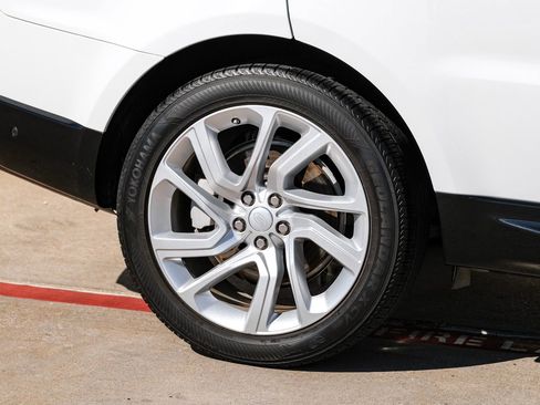 Used 2019 Land Rover Range Rover Sport HSE image 39