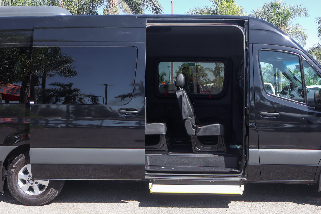 Used 2023 Mercedes-Benz Sprinter 2500 image 12