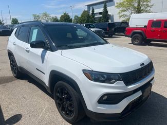 Used 2023 Jeep Compass Latitude w/ Convenience Group AWD/4WD video 1