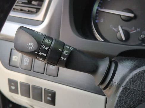 Used 2018 Toyota Highlander XLE FWD image 27