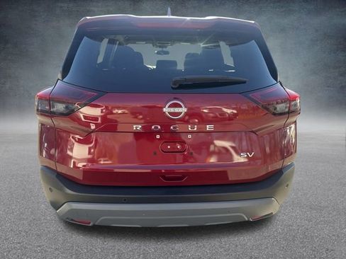 Used 2023 Nissan Rogue SV image 5
