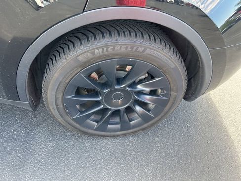 Used 2024 Tesla Model Y Long Range AWD/4WD image 15