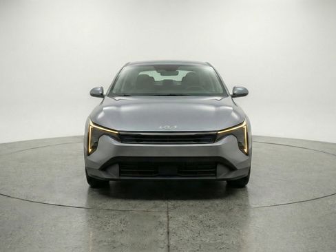 Used 2025 Kia K4 LXS image 2