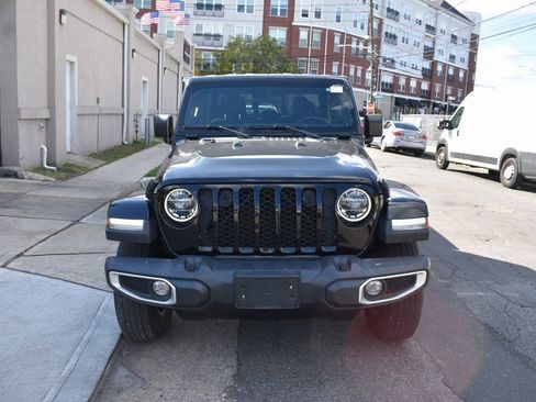 Used 2022 Jeep Gladiator Sport image 3