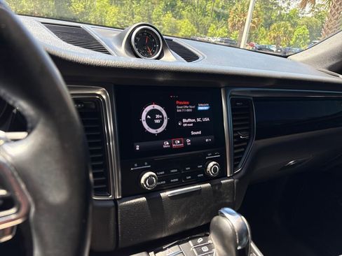 Used 2018 Porsche Macan AWD/4WD image 50