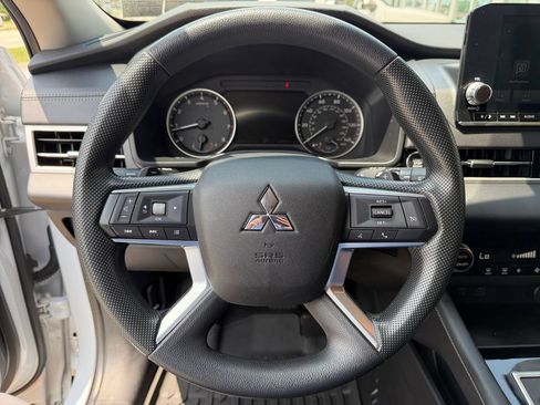 Used 2024 Mitsubishi Outlander ES AWD/4WD image 15