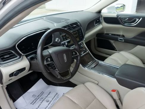 Used 2018 Lincoln Continental Select FWD image 11