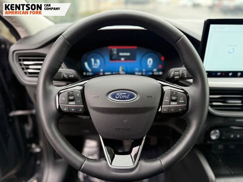 Used 2025 Ford Escape Platinum image 19